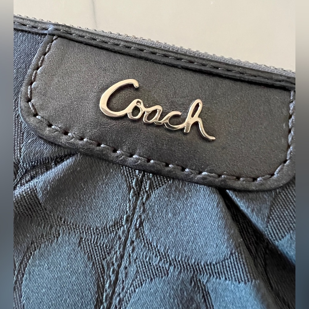 Coach Wallet - Picture 5 of 8